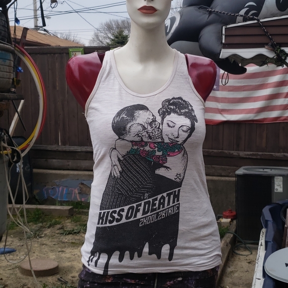 2KOOL2BTRUE Kiss Of Death - Picture 1 of 4